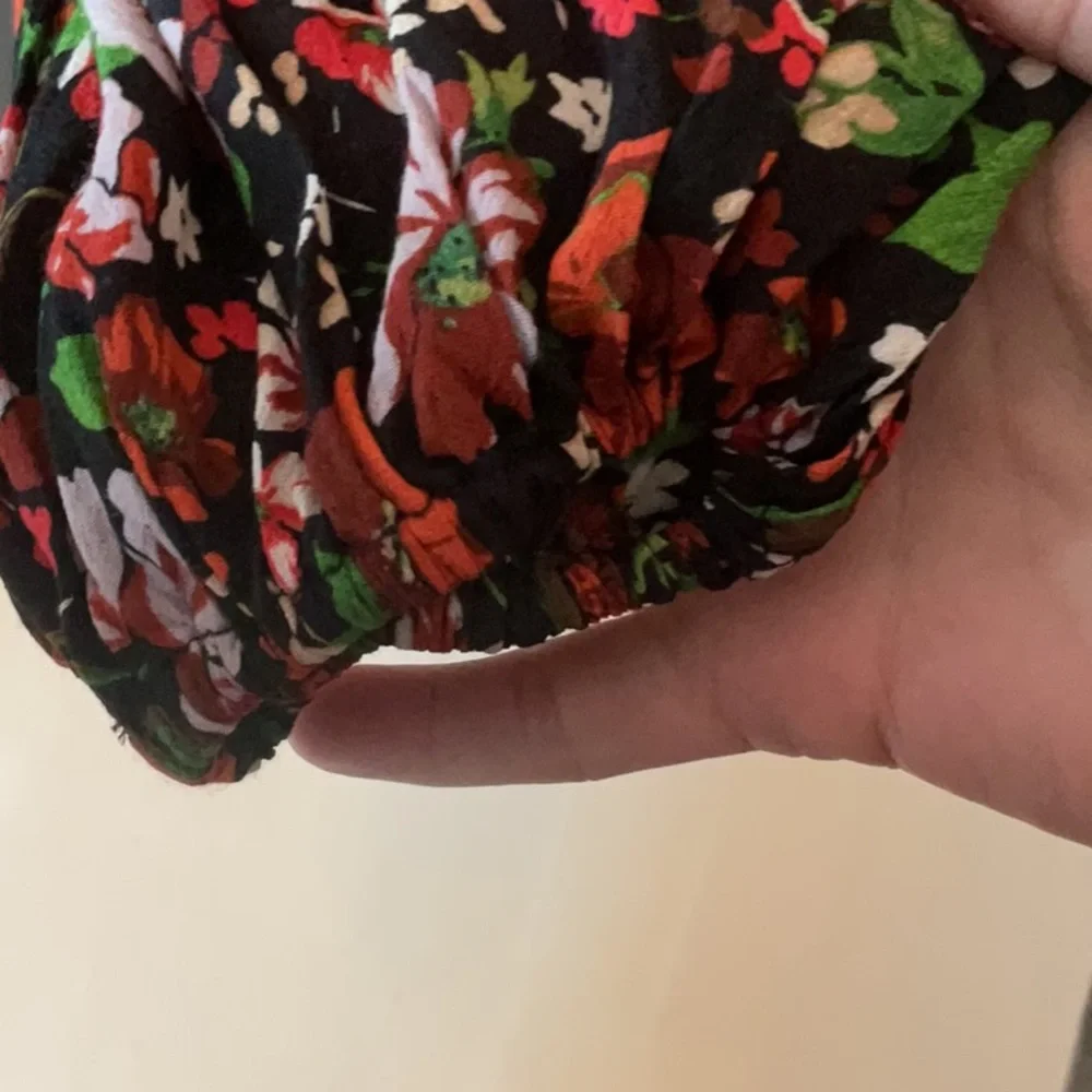 Zara Black Floral Off-Shoulder Top - Picture 7 of 11